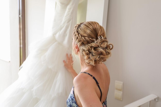 How Stressed Brides Can Stay Happy and Healthy While Wedding Planning. Desktop Image