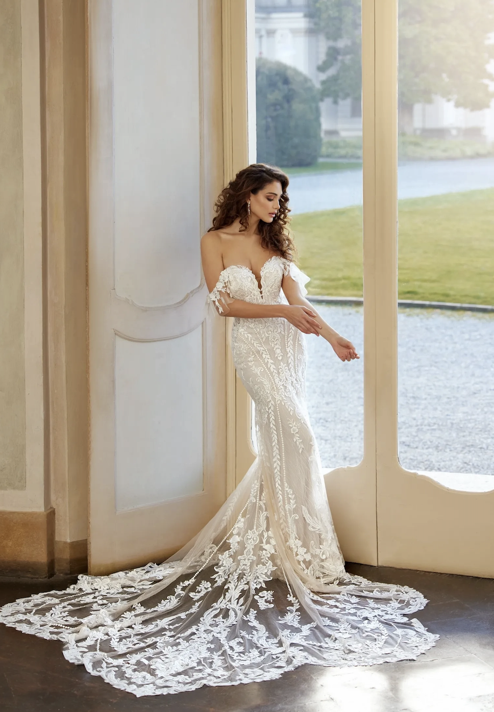 Model wearing Deedee wedding dress by Randy Fenoli