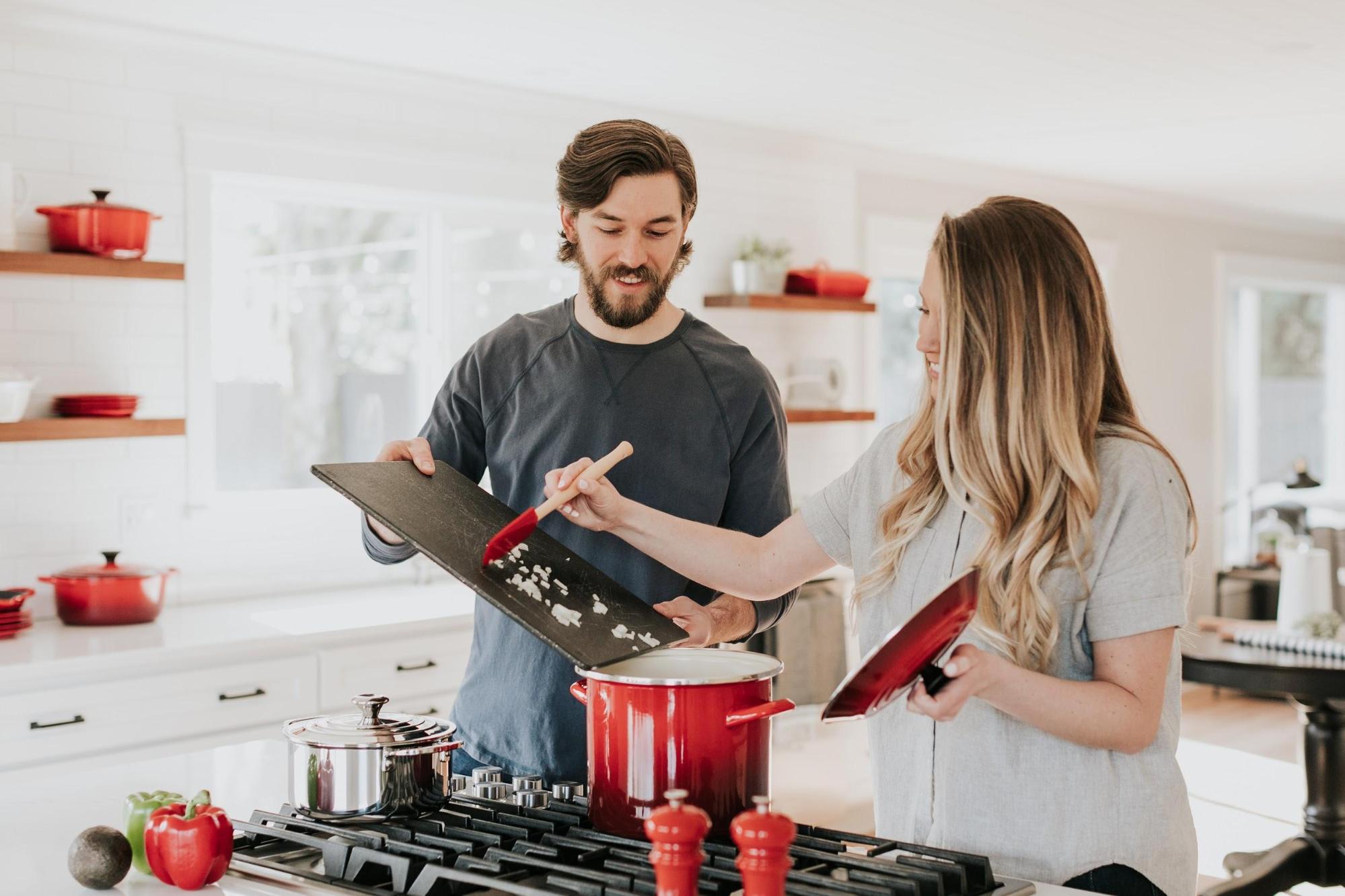 4 Simple Ways to Cut Costs and Take Control of Your Finances. Desktop Image